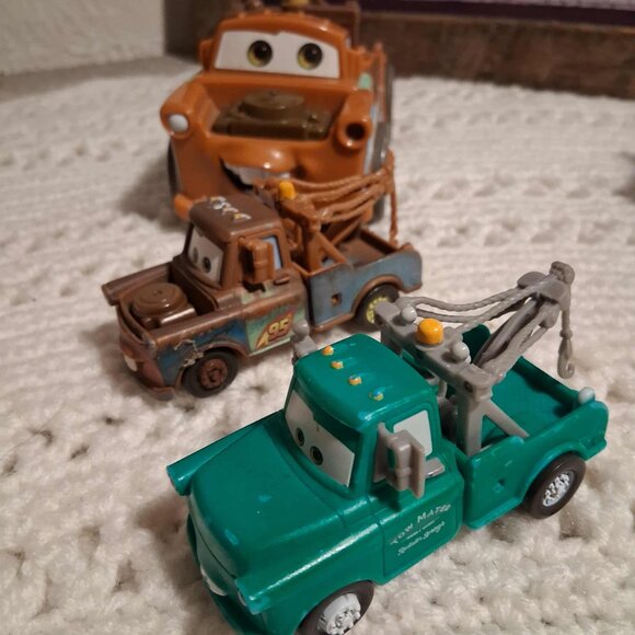 DISNEY PIXAR 'CARS' TOW TRUCKS--SET Of 7 -- - Picture 5 of 6